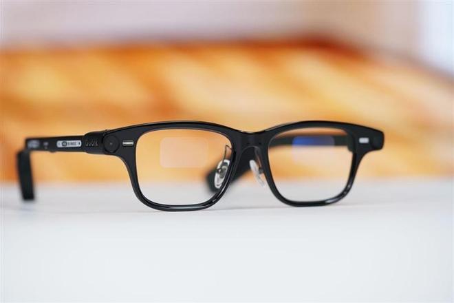 眼镜：百款产品的聚焦和分化开元棋牌复盘2025AI(图3)